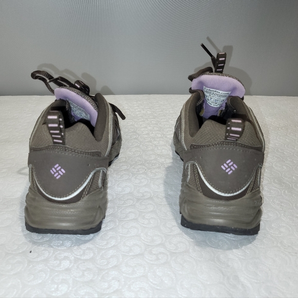 Women's Columbia Hiking Boots - Picture 5 of 10